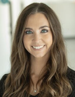 Taylor Fallin headshot