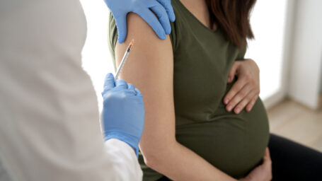 pregnant mom getting a vaccine