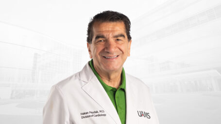 Dr. Hakan Paydak